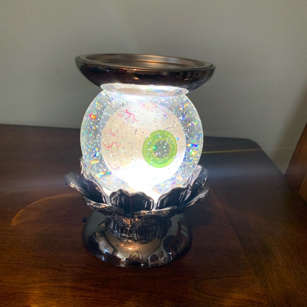 Bath & Body Works Halloween eyeball water globe